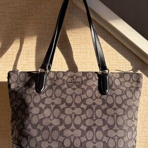 Coach Signature Canvas Zip Top Tote